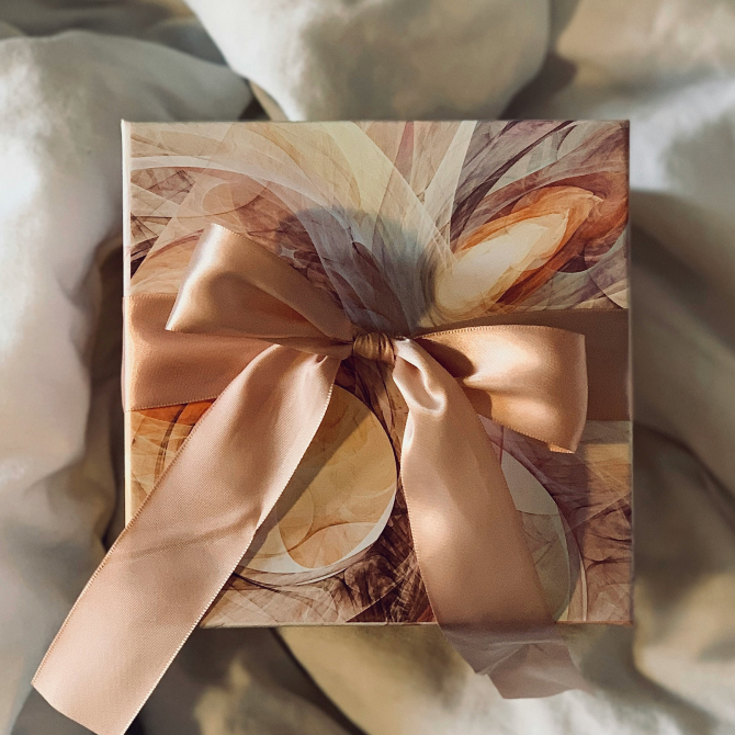 ピンクのギフトボックス