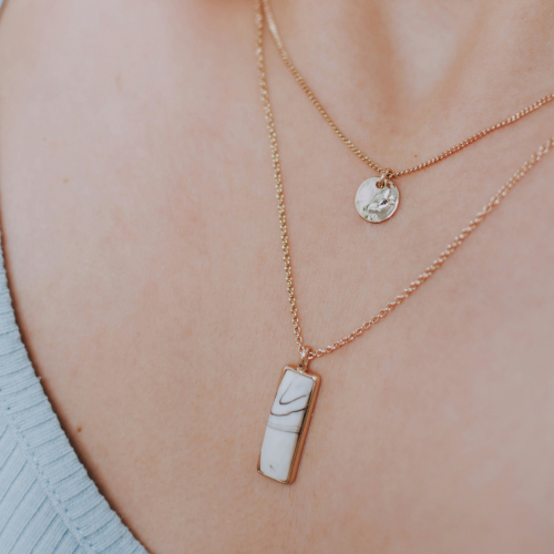 ネックレスの写真